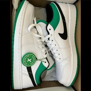 Jordan 1 Low Lucky Green Black